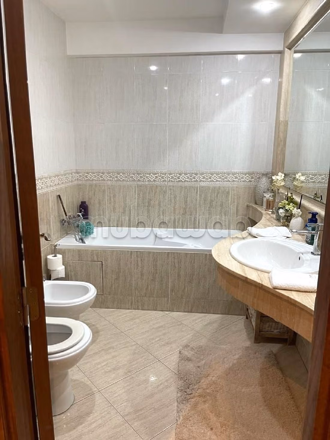 شقة رائعة للبيع ب لارميطاج. 3 غرف رائعة. مطبخ مجهز.