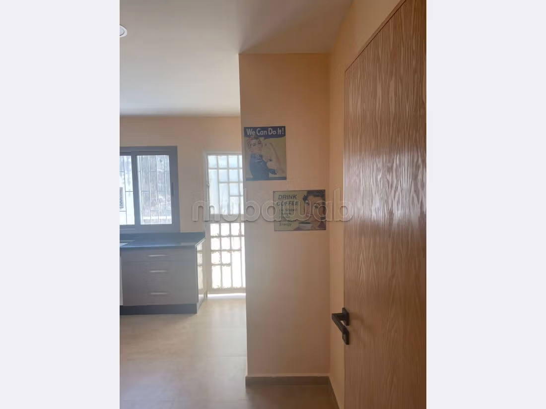 Rent an apartment in Racine. Area of 75 m². Fully furnished. 