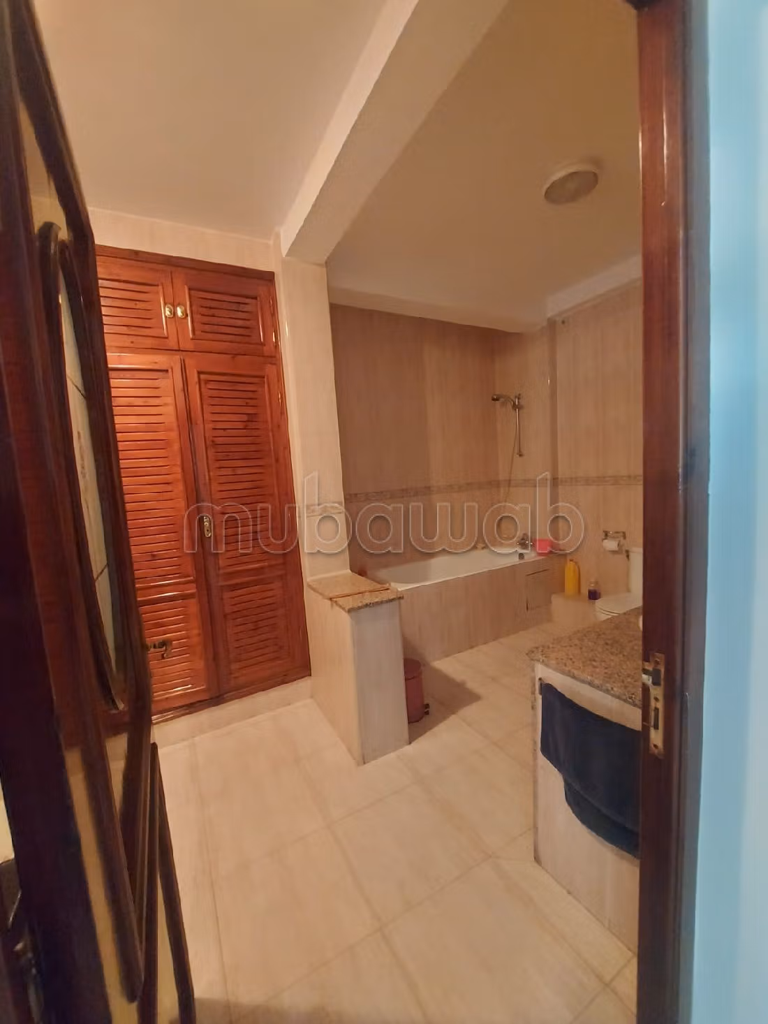 Luxury home for sale in Hay Najah. 5 lovely rooms. Private garden, Cellar. 