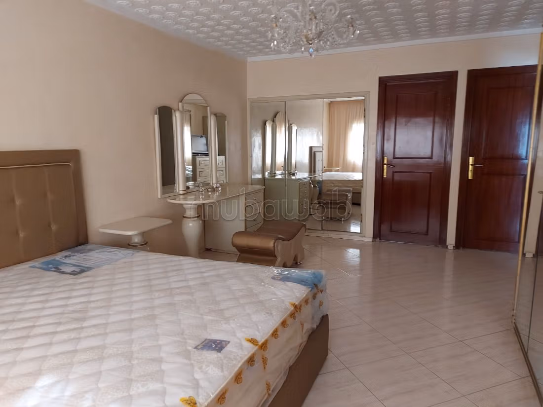 Apartment for rent in Mers Sultan. 3 beautiful rooms. Lift and parking