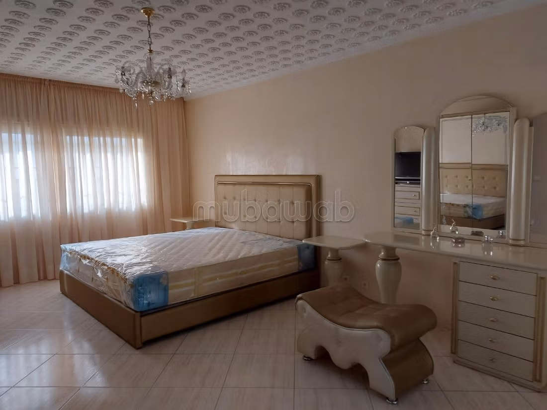 Apartment for rent in Mers Sultan. 3 beautiful rooms. Lift and parking