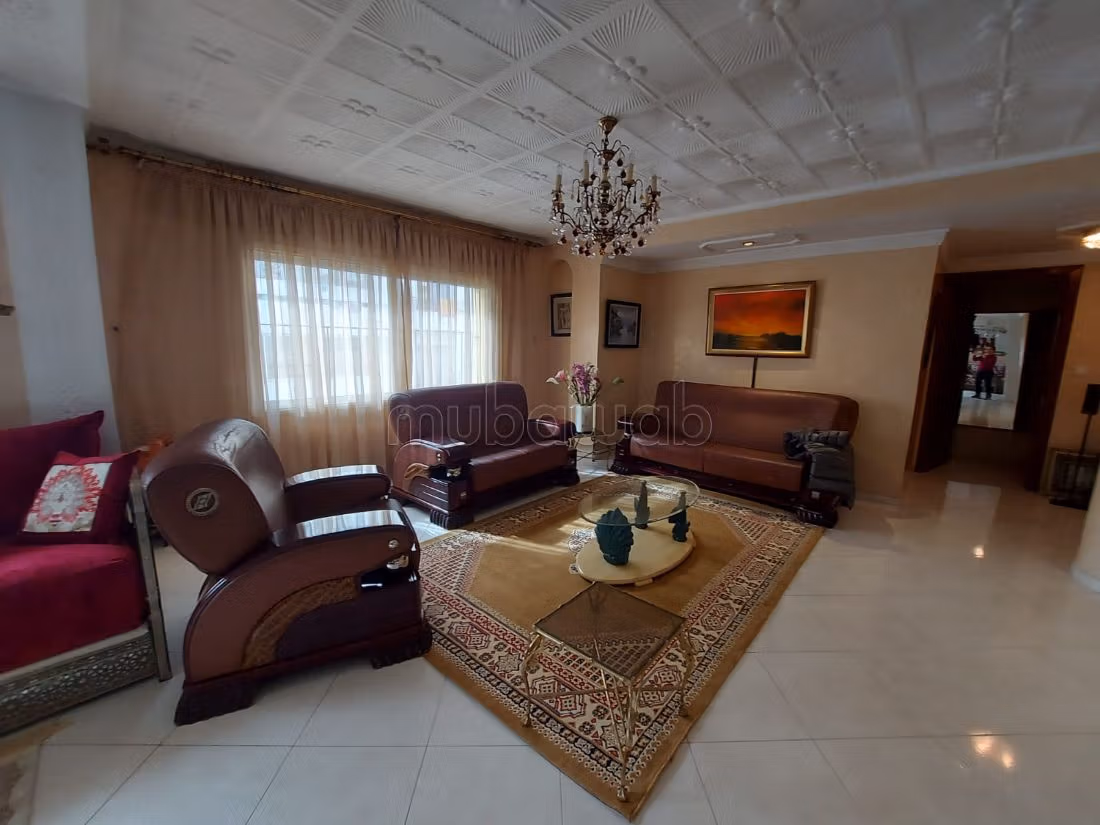 Apartment for rent in Mers Sultan. 3 beautiful rooms. Lift and parking