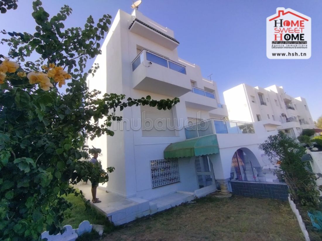 Luxury home for sale in Hammamet Nord. 5 comfortable rooms. View facing