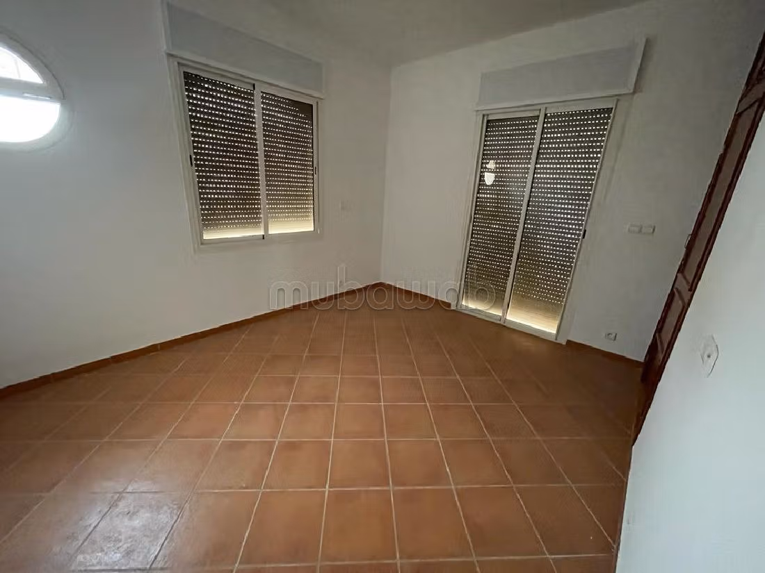 Esplendida villa en venta en Founti. Superficie 324 m². Jardín privado, trastero. 