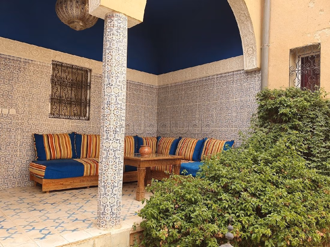 Vendita di riad. 4 camere da letto. Ammobiliato