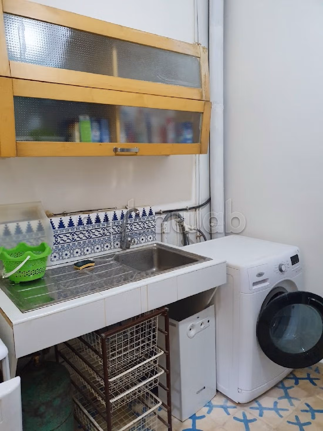 Vendita di riad. 4 camere da letto. Ammobiliato