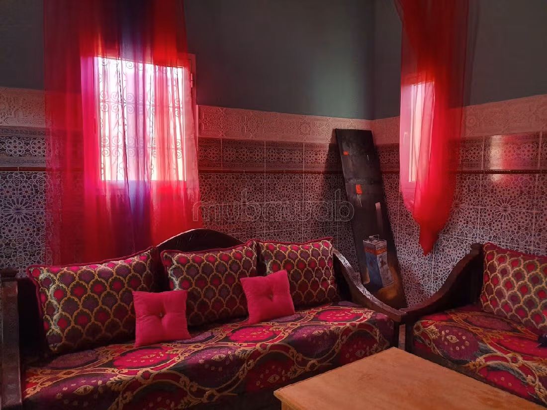 Vendita di riad. 4 camere da letto. Ammobiliato