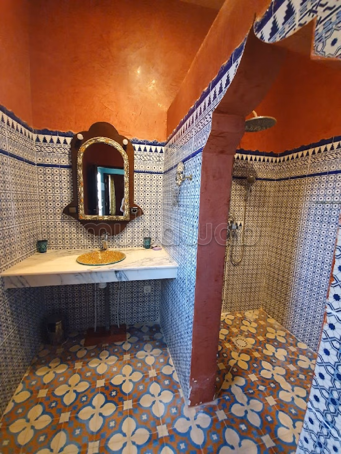 Vendita di riad. 4 camere da letto. Ammobiliato