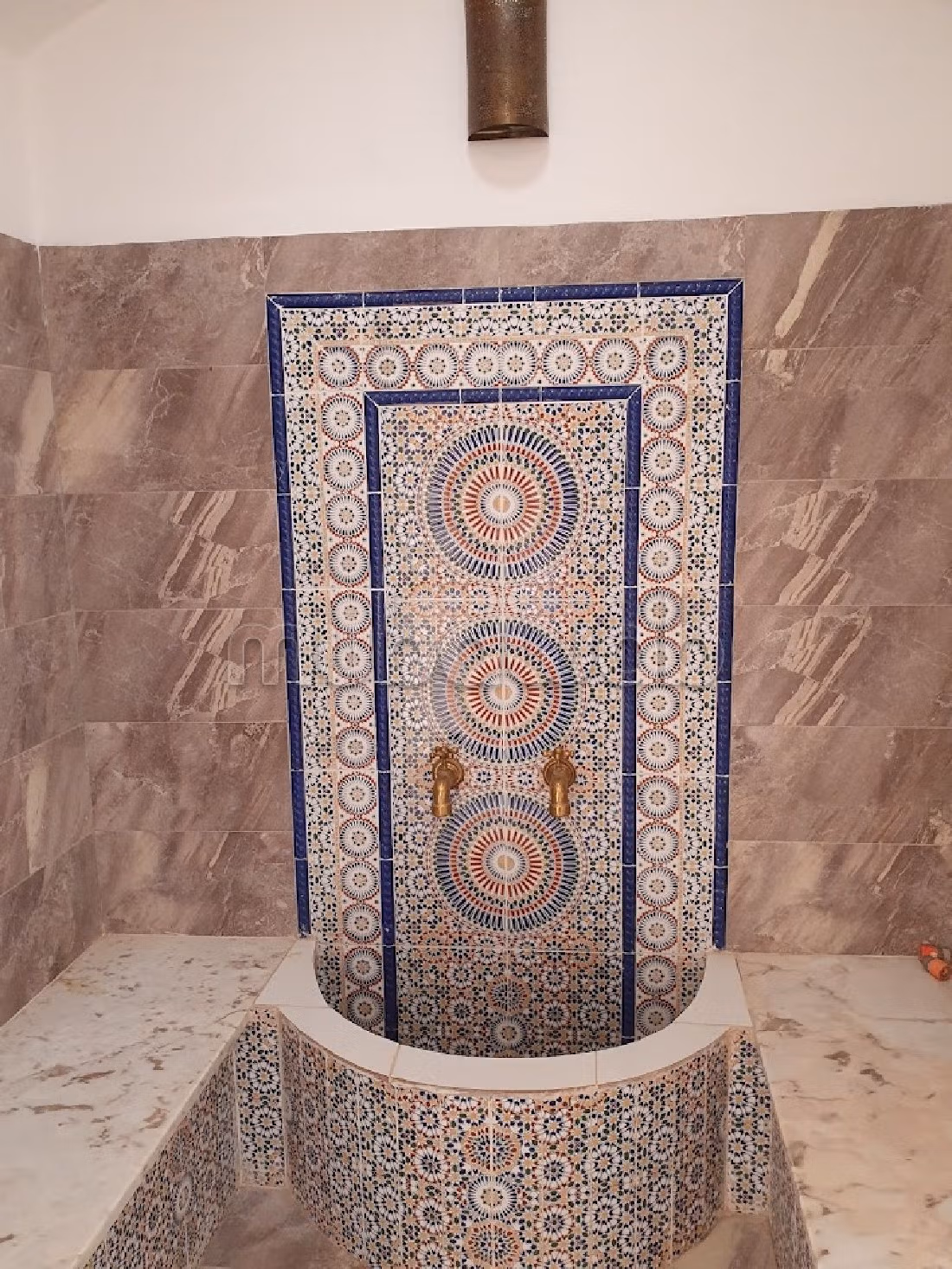 Vendita di riad. 4 camere da letto. Ammobiliato