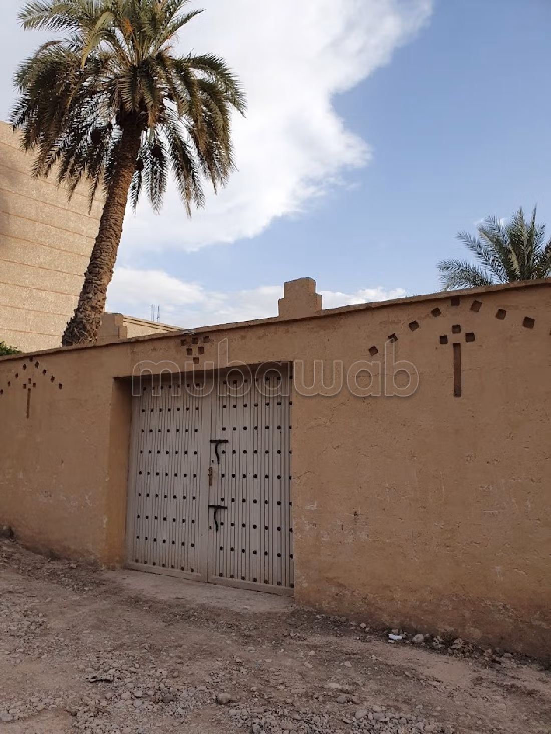 Vendita di riad. 4 camere da letto. Ammobiliato