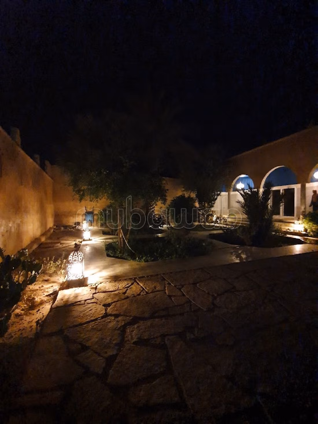 Vendita di riad. 4 camere da letto. Ammobiliato