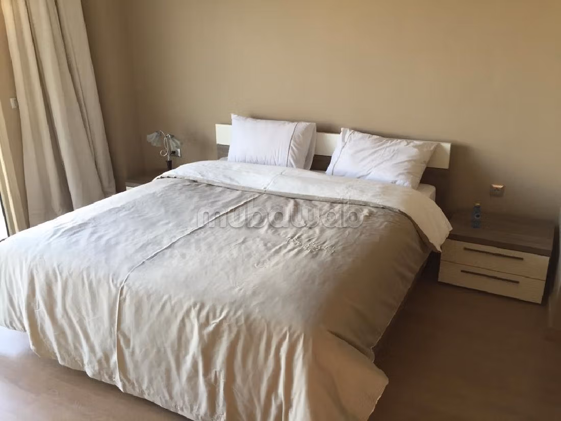High quality villa rental. 3 rooms. Large swimming pool. 