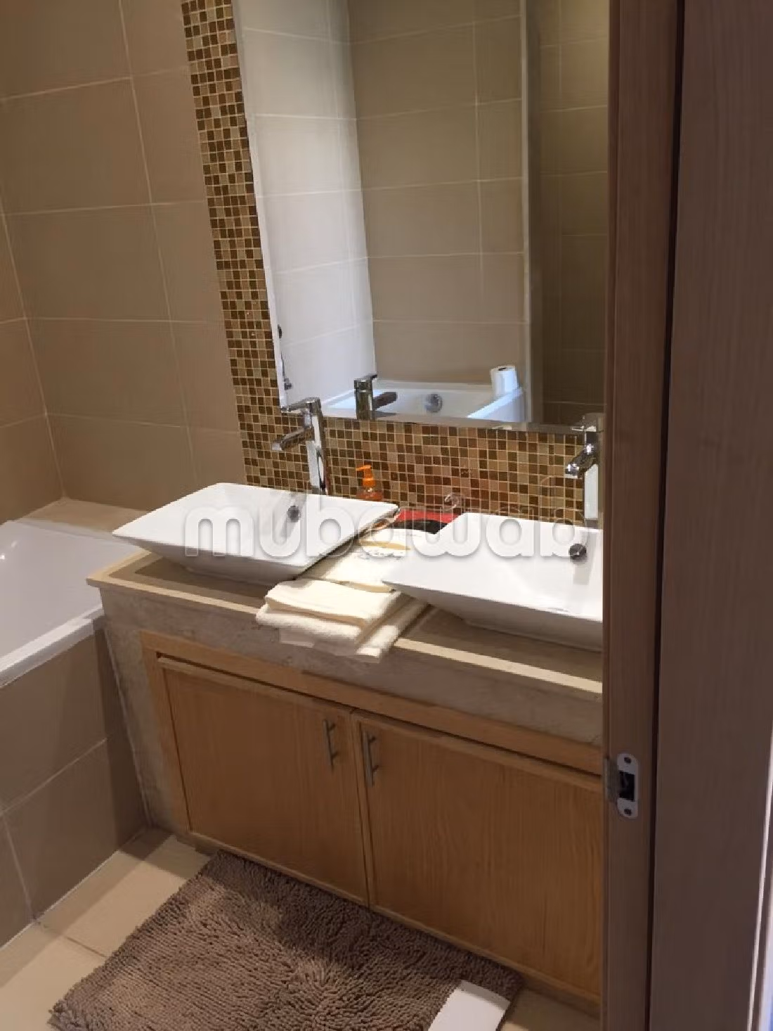 High quality villa rental. 3 rooms. Large swimming pool. 