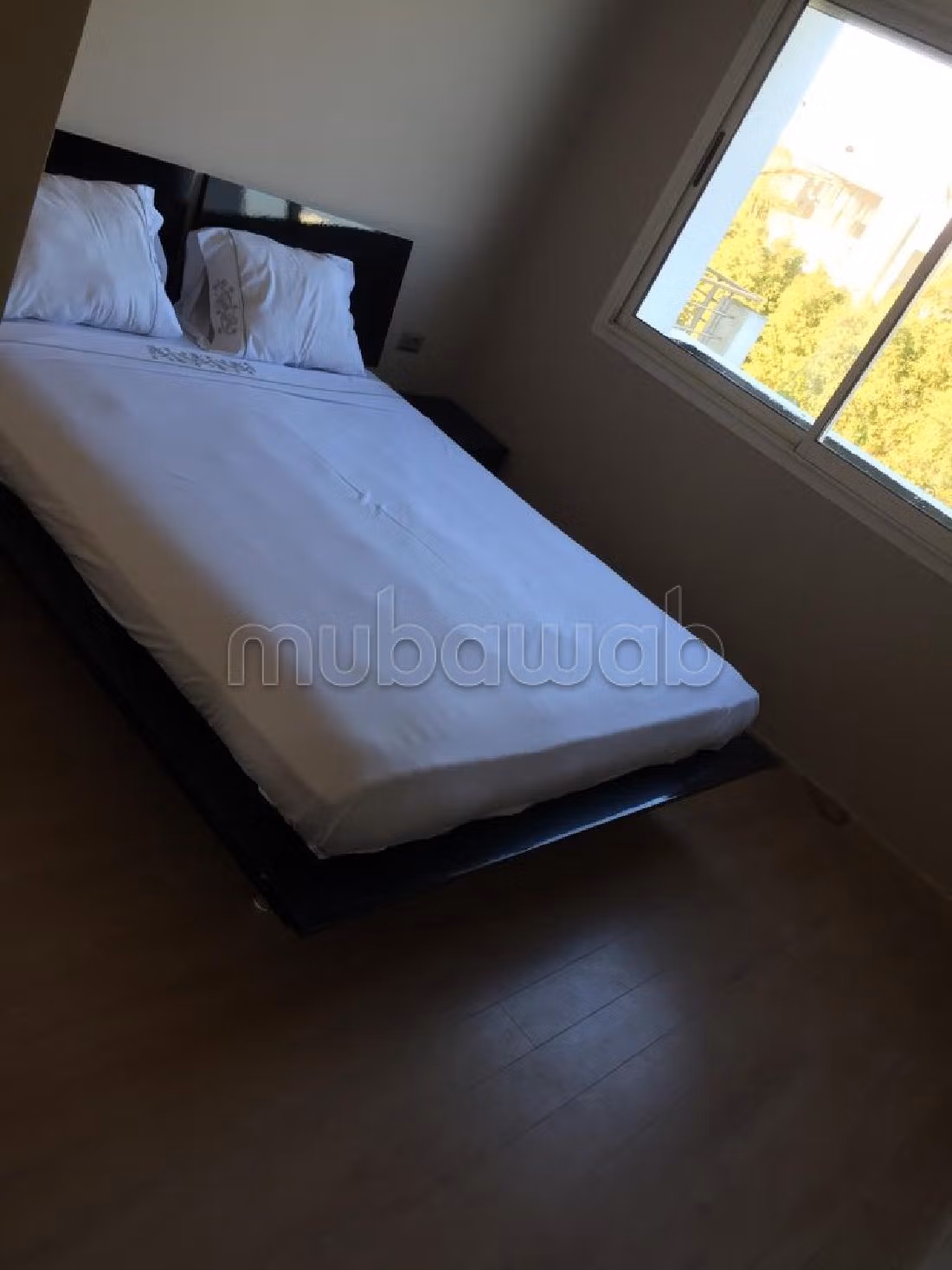 High quality villa rental. 3 rooms. Large swimming pool. 