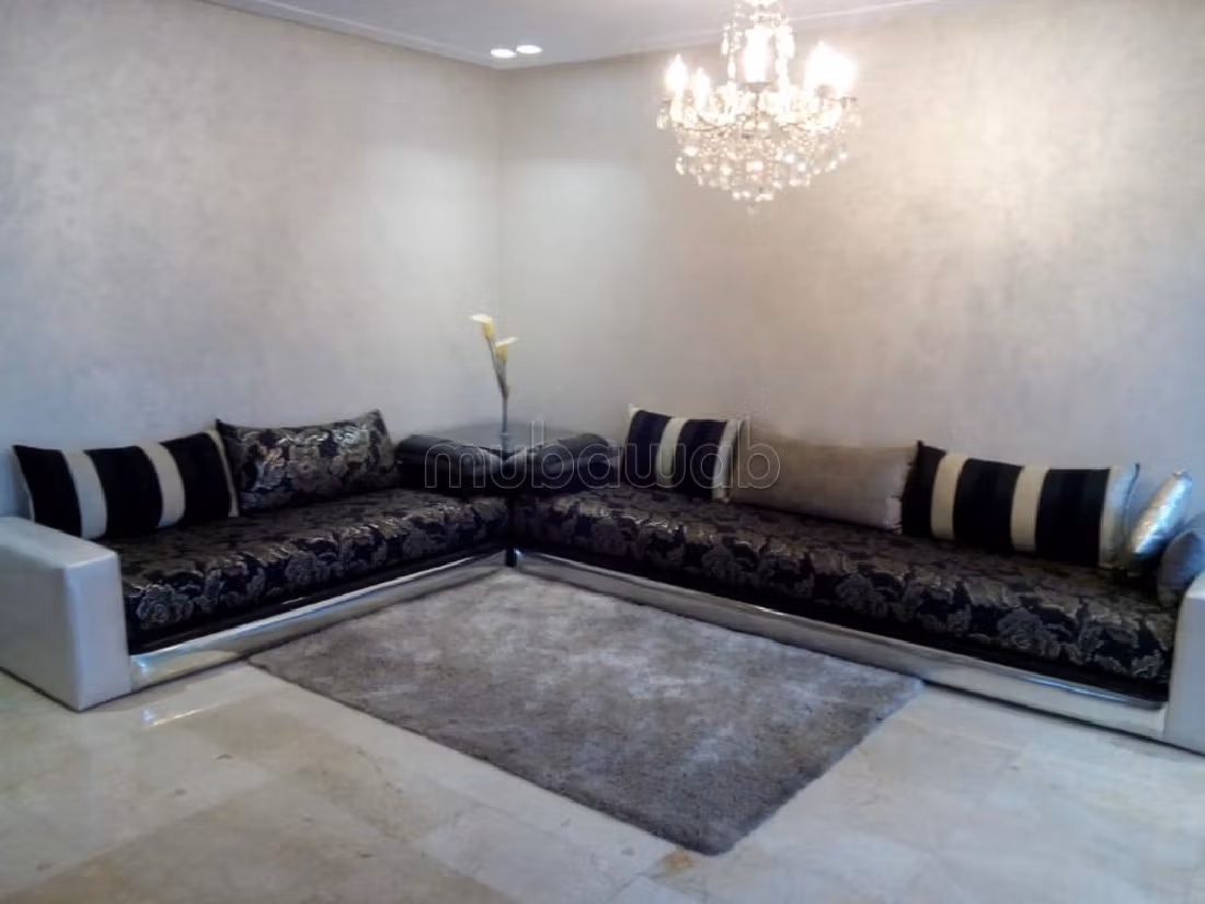 High quality villa rental. 3 rooms. Large swimming pool. 