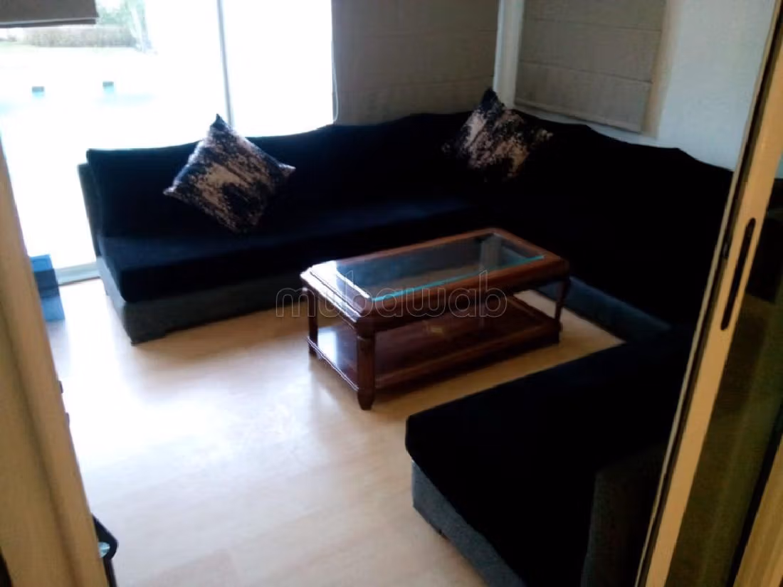 High quality villa rental. 3 rooms. Large swimming pool. 