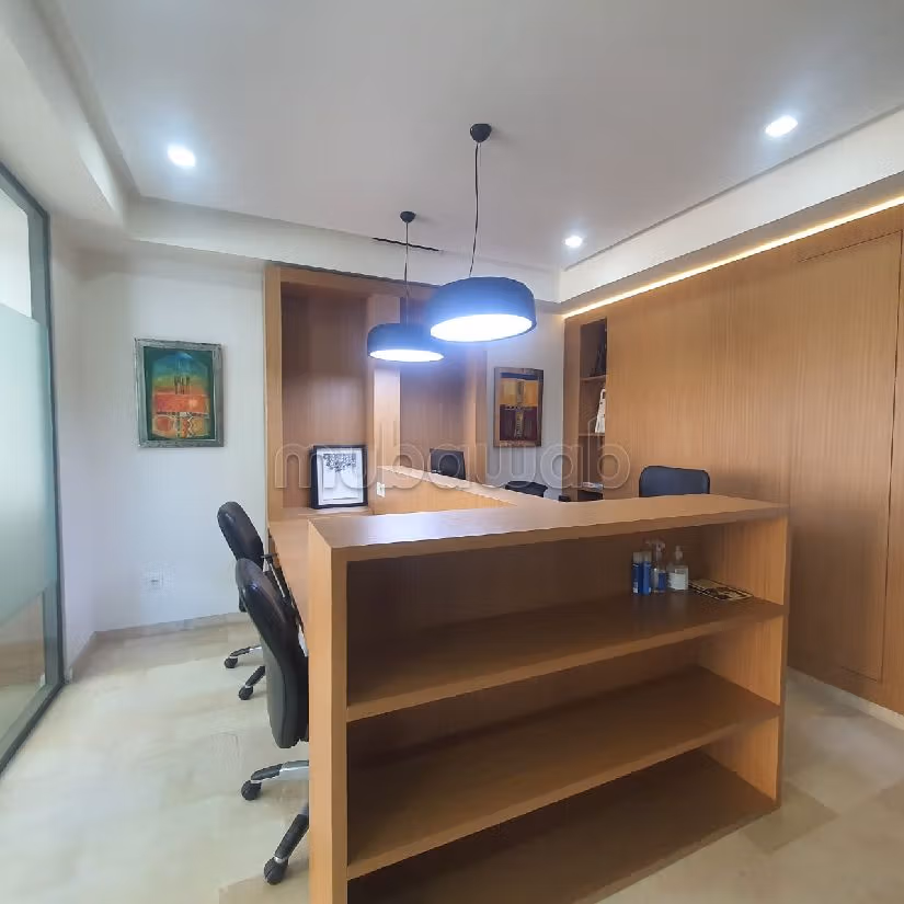 Oficinas en venta en Racine. Superficie 145 m². Con garaje y ascensor. 