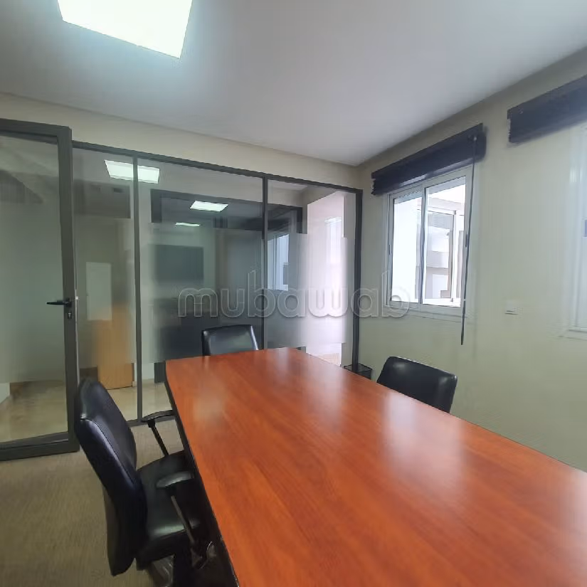 Oficinas en venta en Racine. Superficie 145 m². Con garaje y ascensor. 