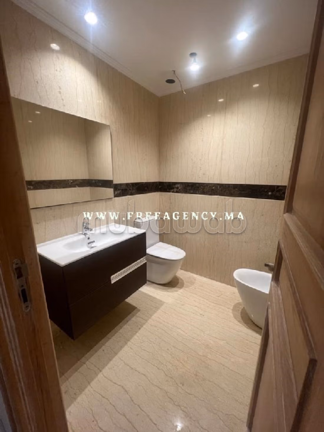 Luxury home for sale in Achakar. 5 beautiful rooms. Ample storage space. 