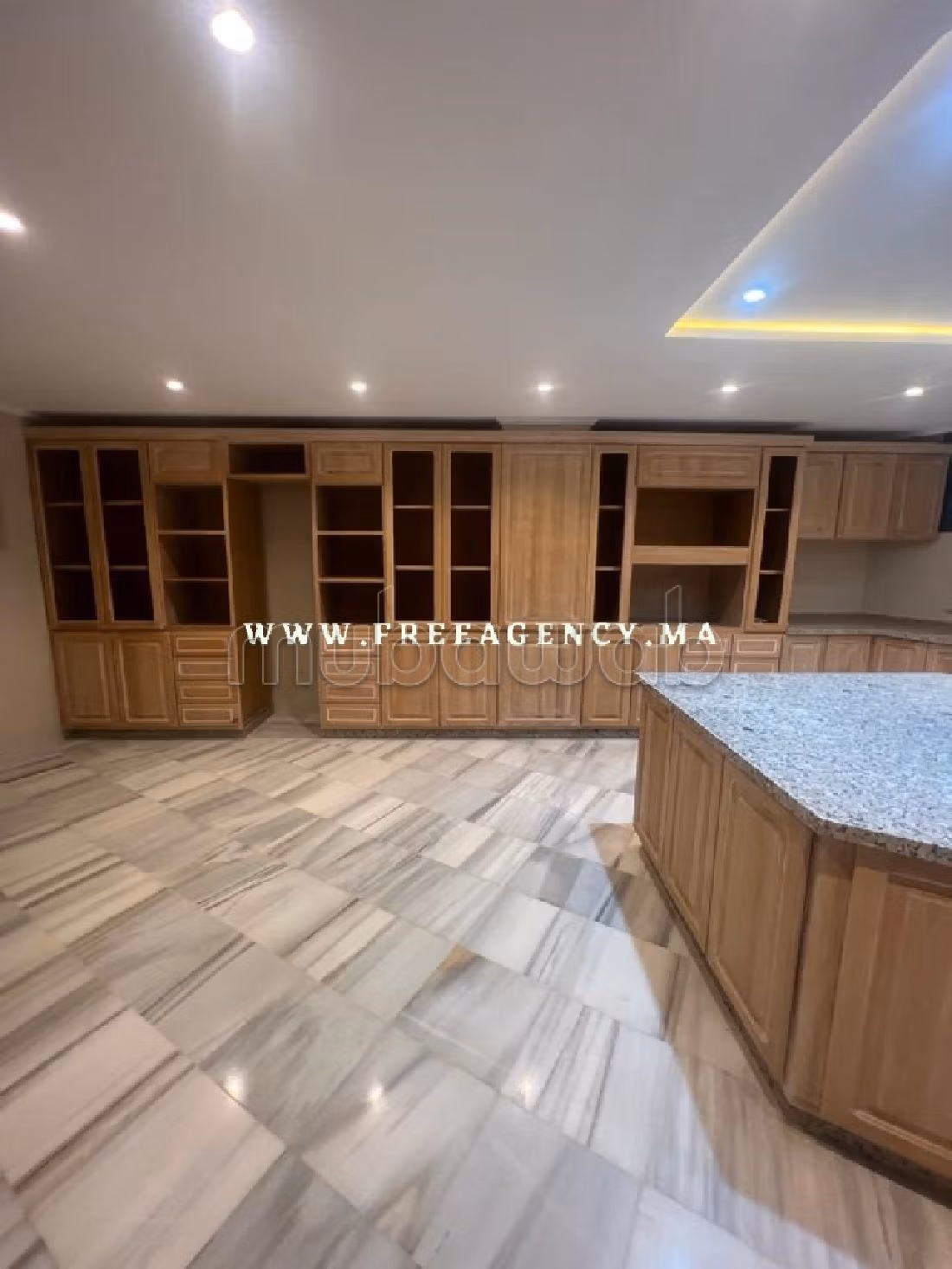 Luxury home for sale in Achakar. 5 beautiful rooms. Ample storage space. 