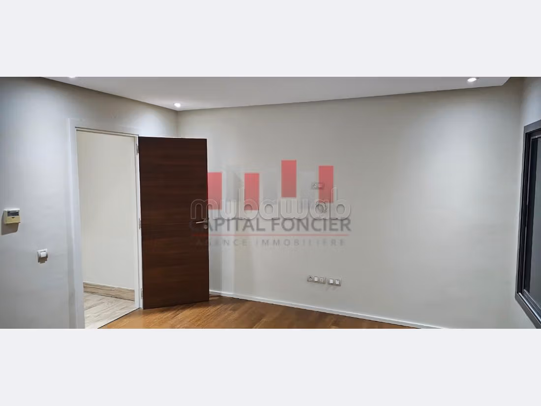 Meravigliosa villa in affitto a Californie. Superficie 450 m². Grande terrazzo