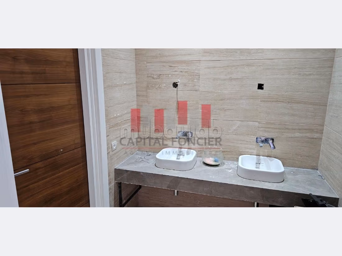 Meravigliosa villa in affitto a Californie. Superficie 450 m². Grande terrazzo