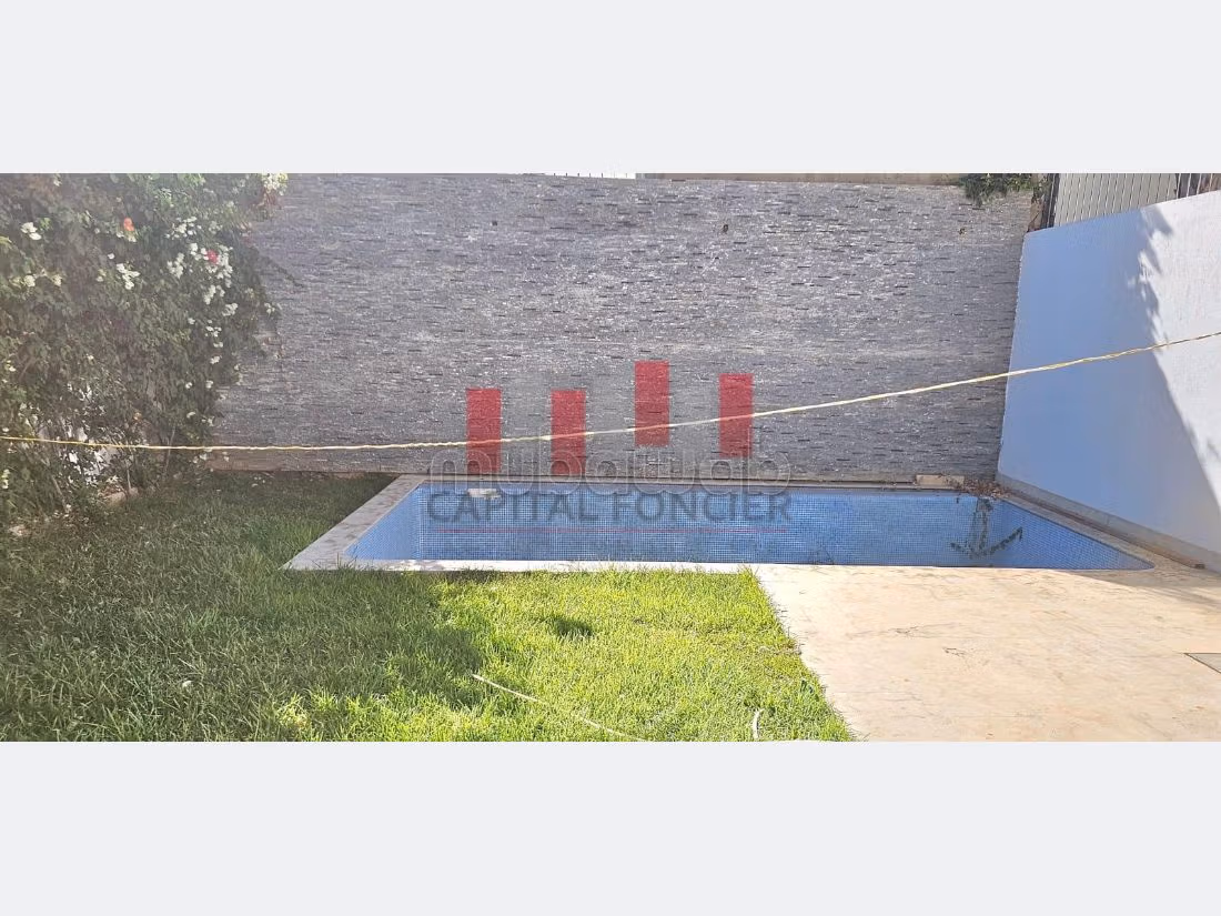 Meravigliosa villa in affitto a Californie. Superficie 450 m². Grande terrazzo