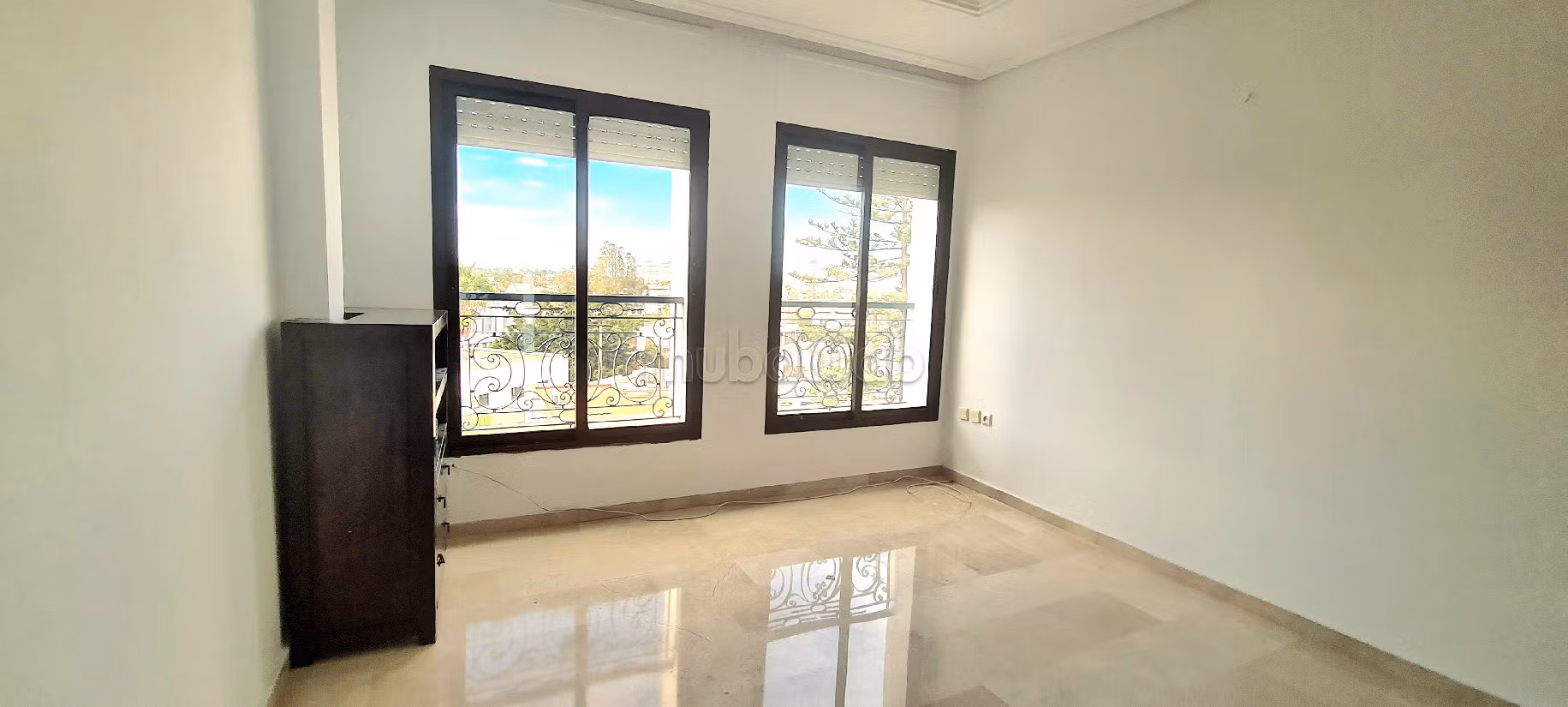 Lovely apartment for rent in Maârif. 5 large rooms. With lift and terrace