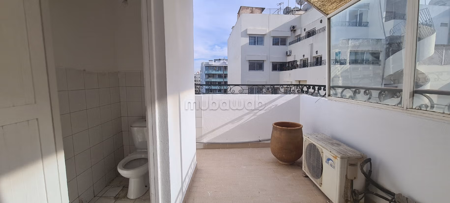 Lovely apartment for rent in Maârif. 5 large rooms. With lift and terrace
