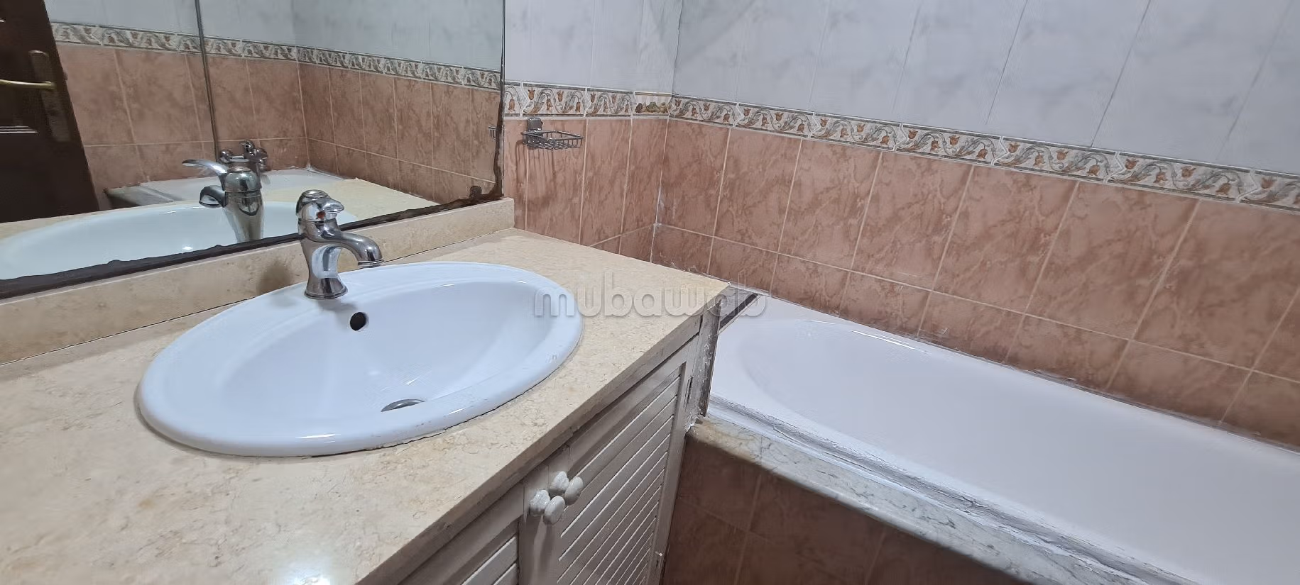 Lovely apartment for rent in Maârif. 5 large rooms. With lift and terrace
