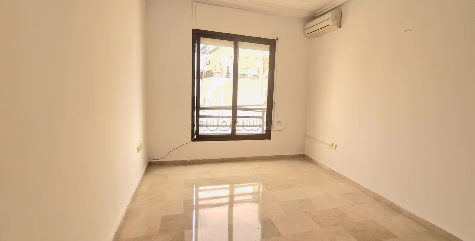 Lovely apartment for rent in Maârif. 5 large rooms. With lift and terrace