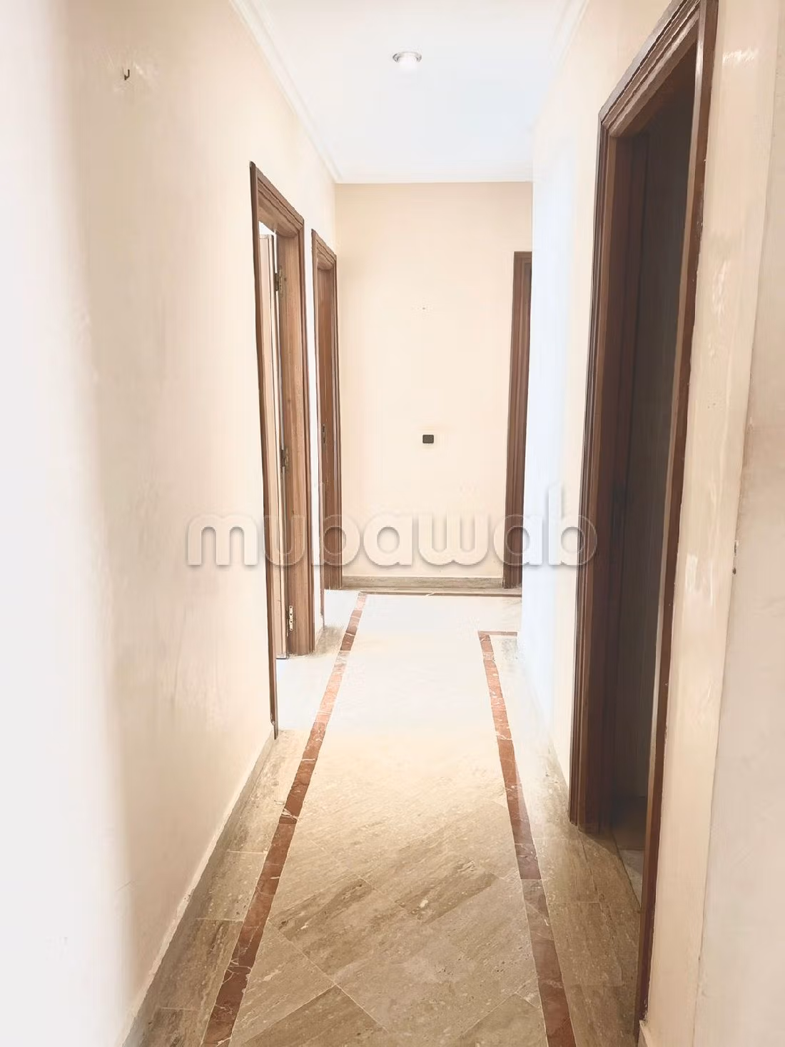 Rent an apartment in Racine. 4 large rooms. 