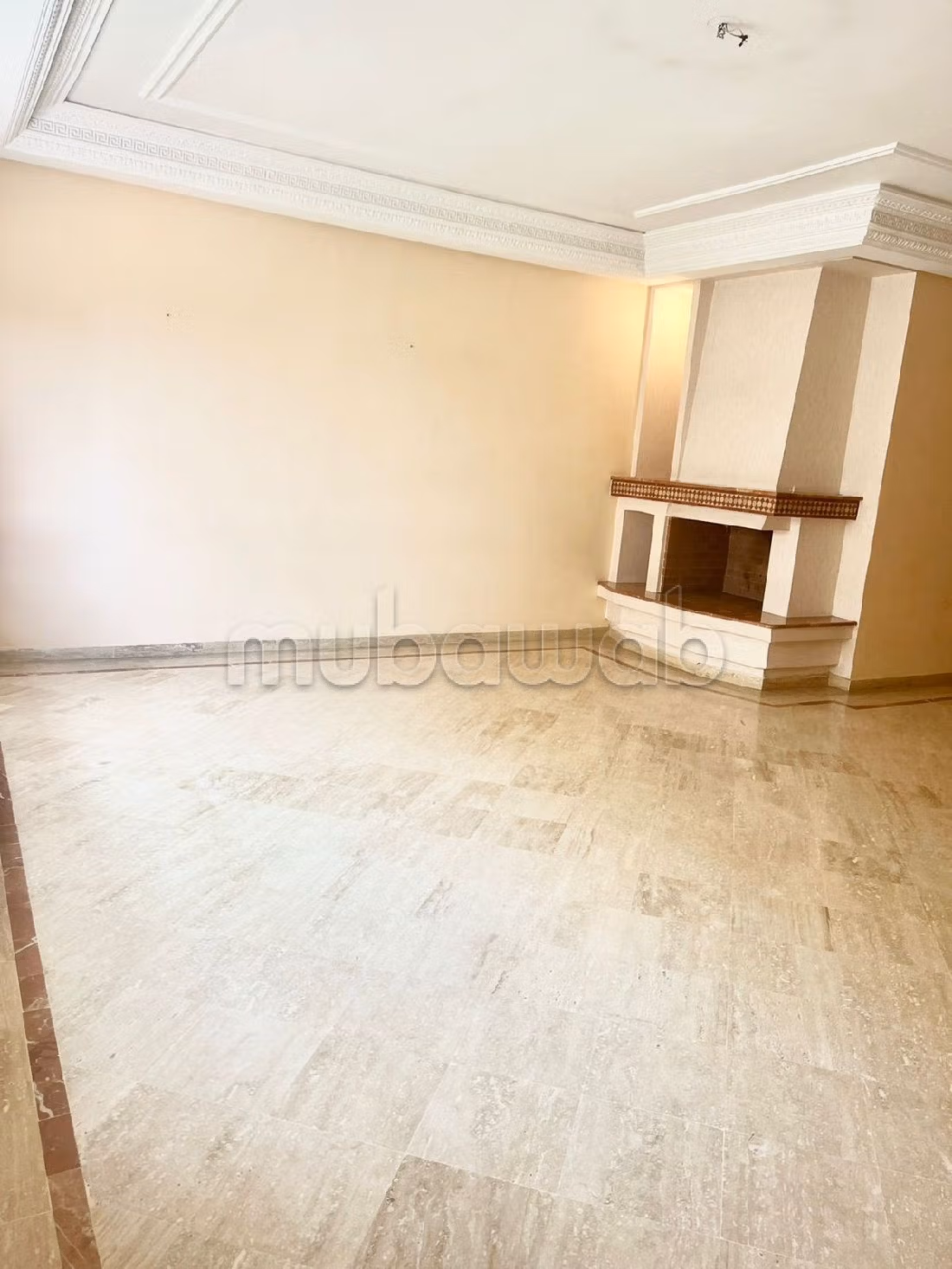 Rent an apartment in Racine. 4 large rooms. 