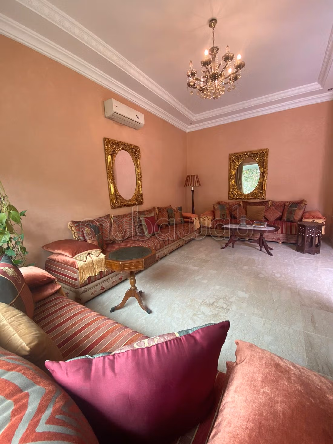 Fabulous villa for sale in Secteur Touristique. 5 beautiful rooms. Green areas, Balcony.