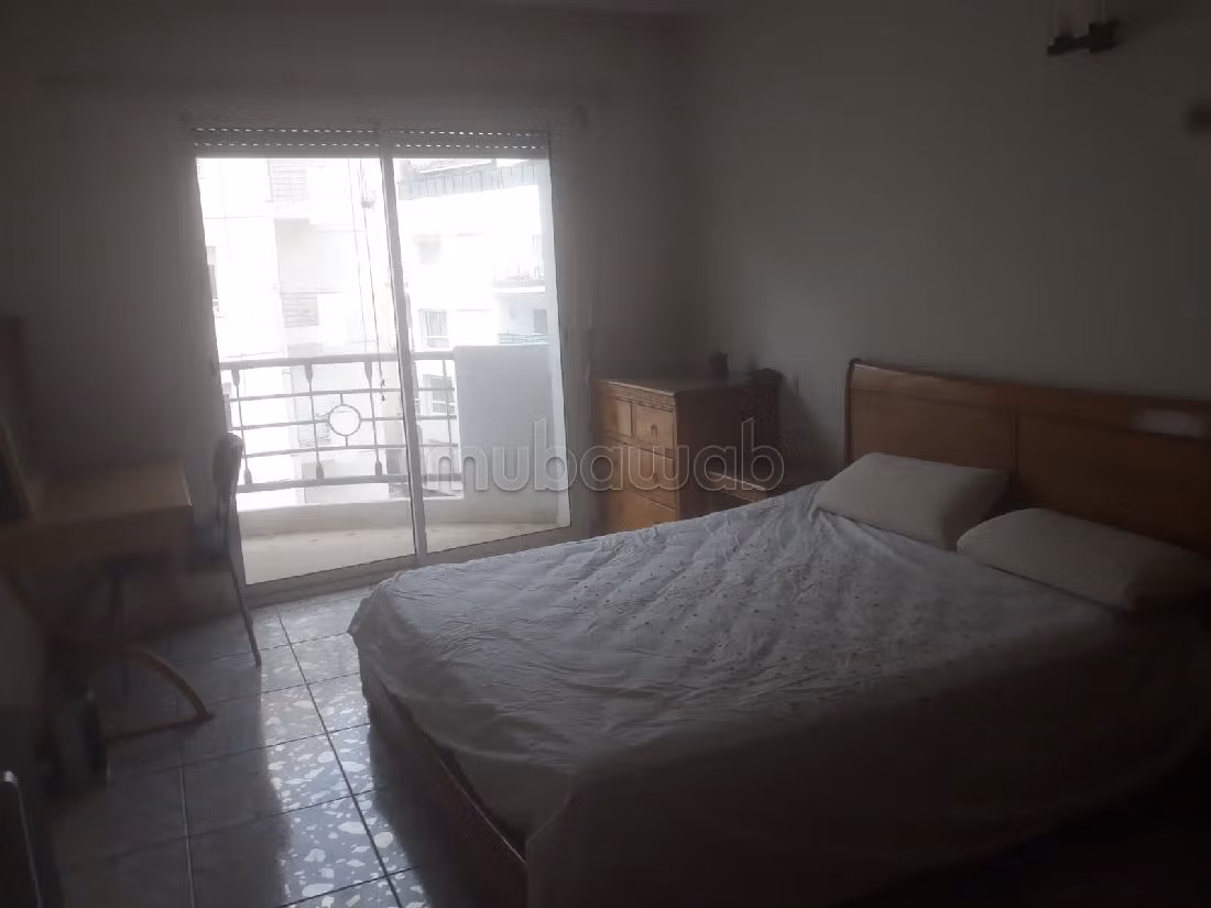 Apartment to purchase in Bourgogne Ouest. 3 beautiful rooms. No Lift. 