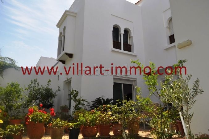 Villa au style arabesque avec jardin