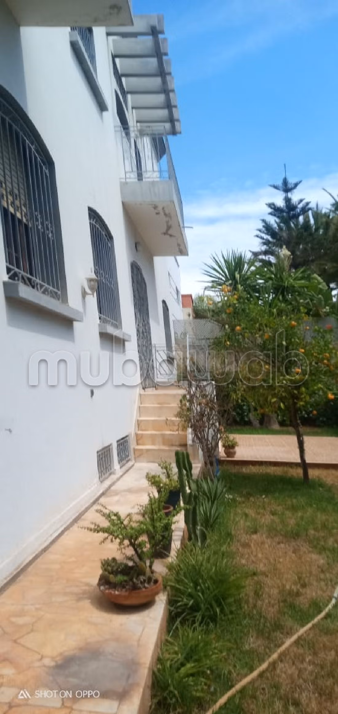 Apartment for sale in Sidi Maarouf. 3 rooms. Parking spaces. 
