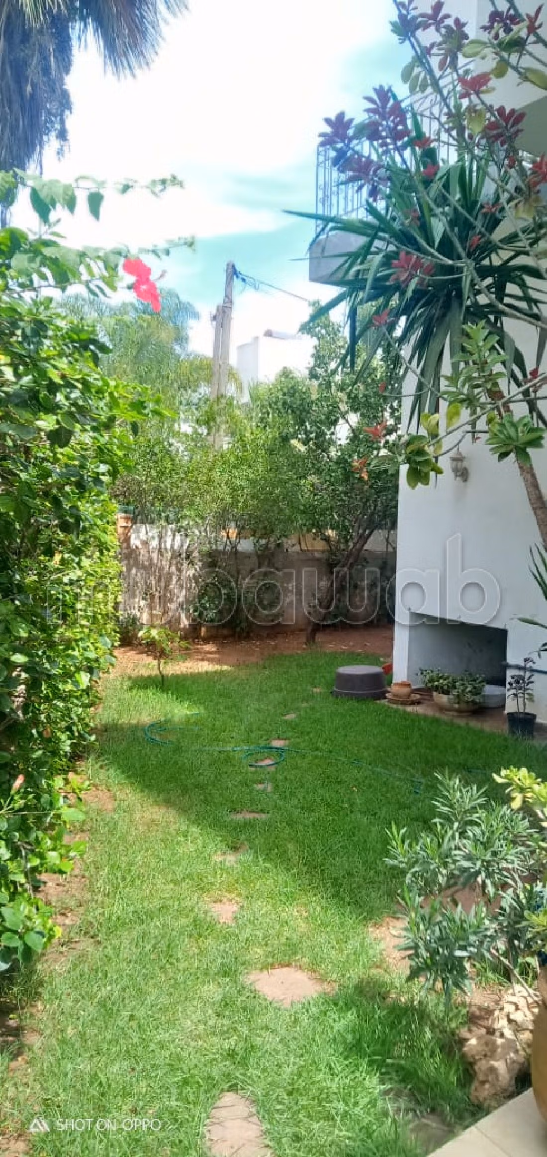 Apartment for sale in Sidi Maarouf. 3 rooms. Parking spaces. 