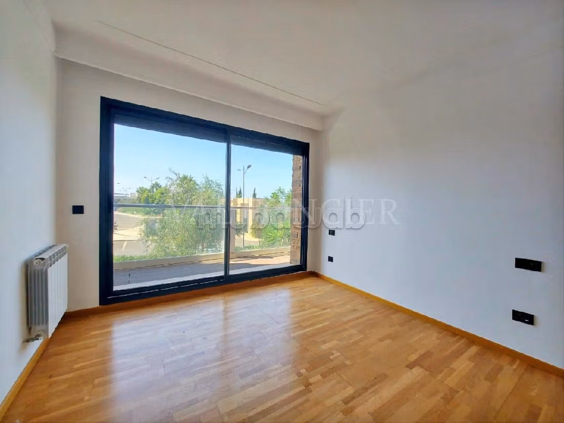 Location appartement 175m2 3chambres avec piscine et Rooftop, Bouskoura