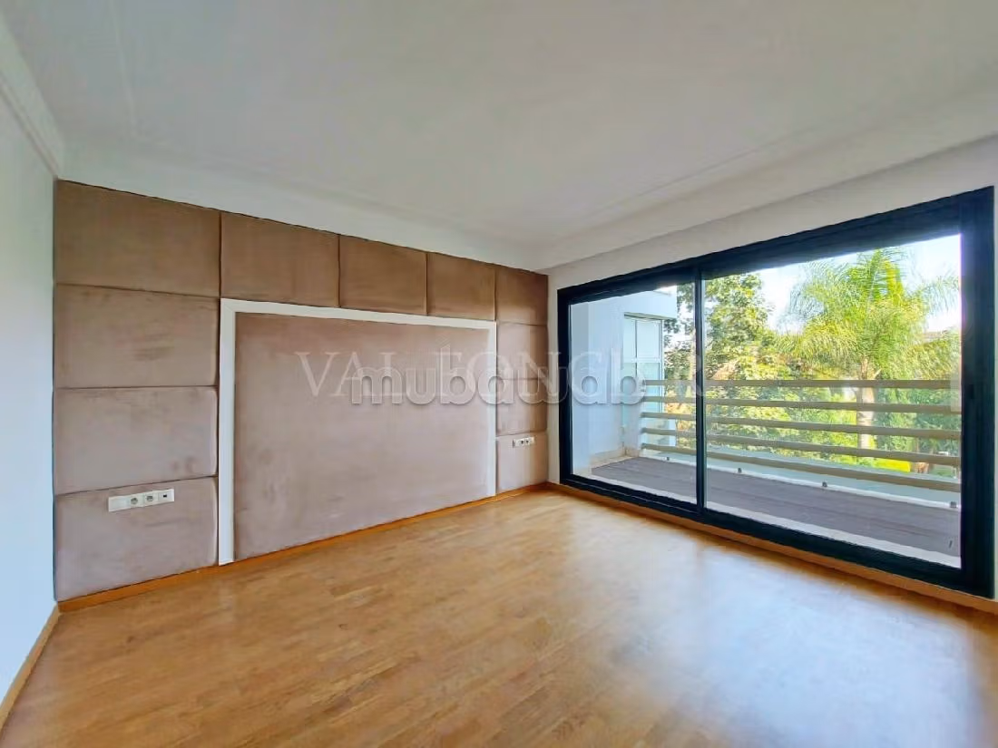 Location appartement 175m2 3chambres avec piscine et Rooftop, Bouskoura