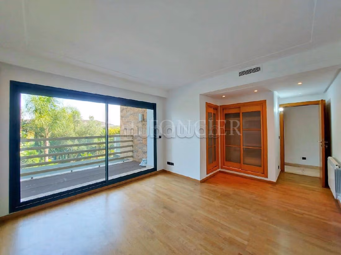 Location appartement 175m2 3chambres avec piscine et Rooftop, Bouskoura