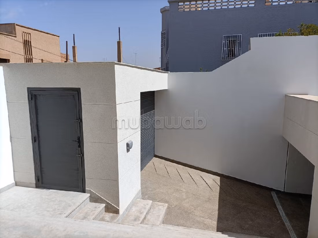 Nu te koop: villa's en luxe woningen in Hay massira. 7 Ruimtes. Volledig gemeubileerd.