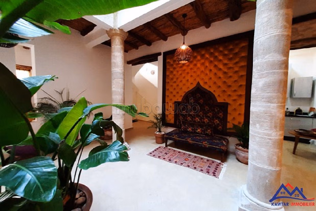 فيلا فخمة للبيع ب المدينة القديمة. 6 غرف رائعة. مفروشة