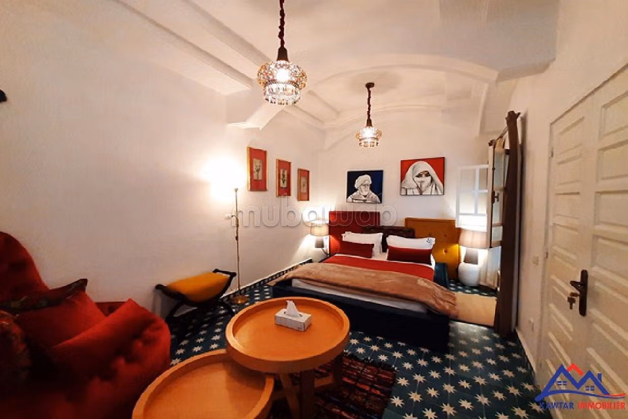 فيلا فخمة للبيع ب المدينة القديمة. 6 غرف رائعة. مفروشة