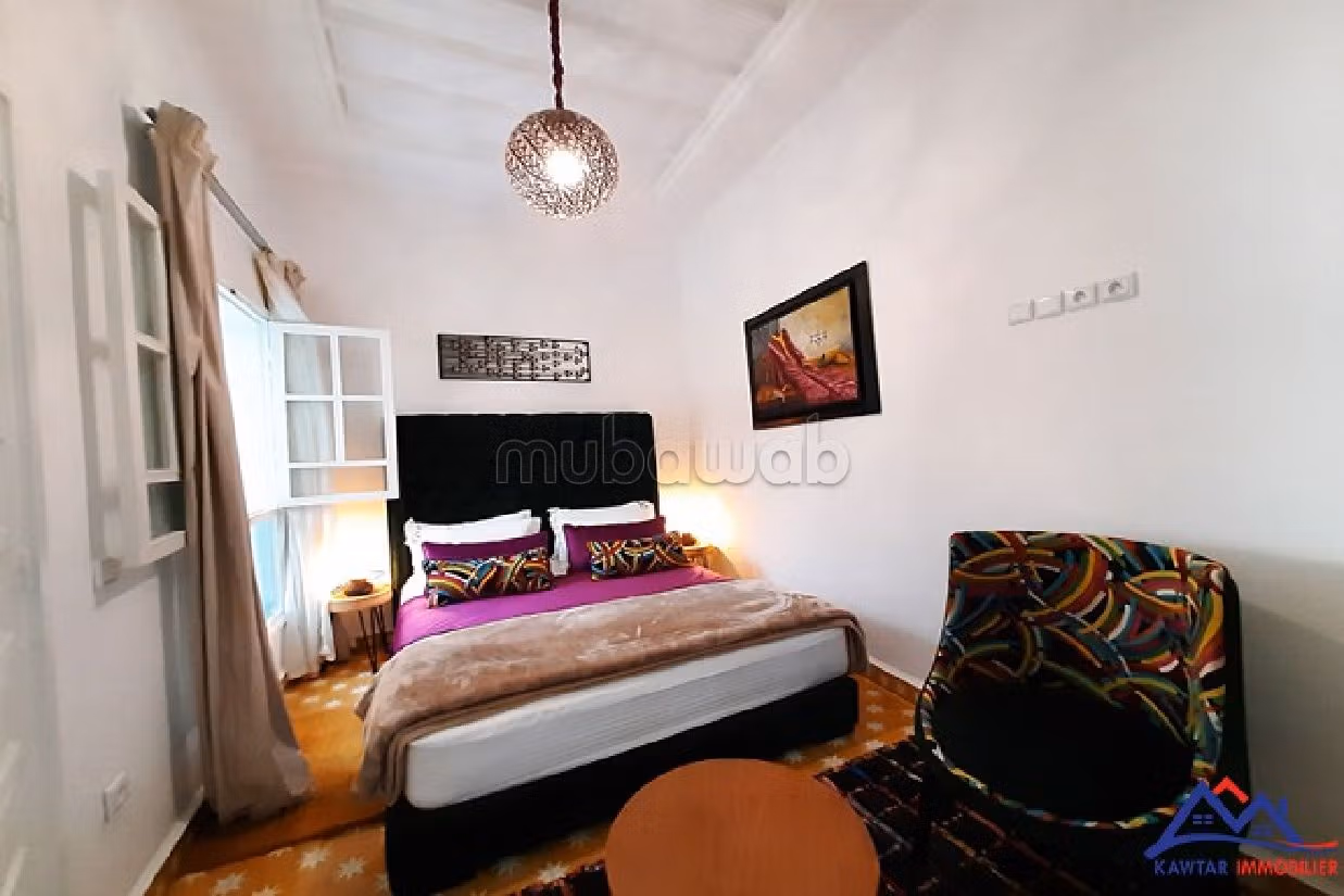 فيلا فخمة للبيع ب المدينة القديمة. 6 غرف رائعة. مفروشة