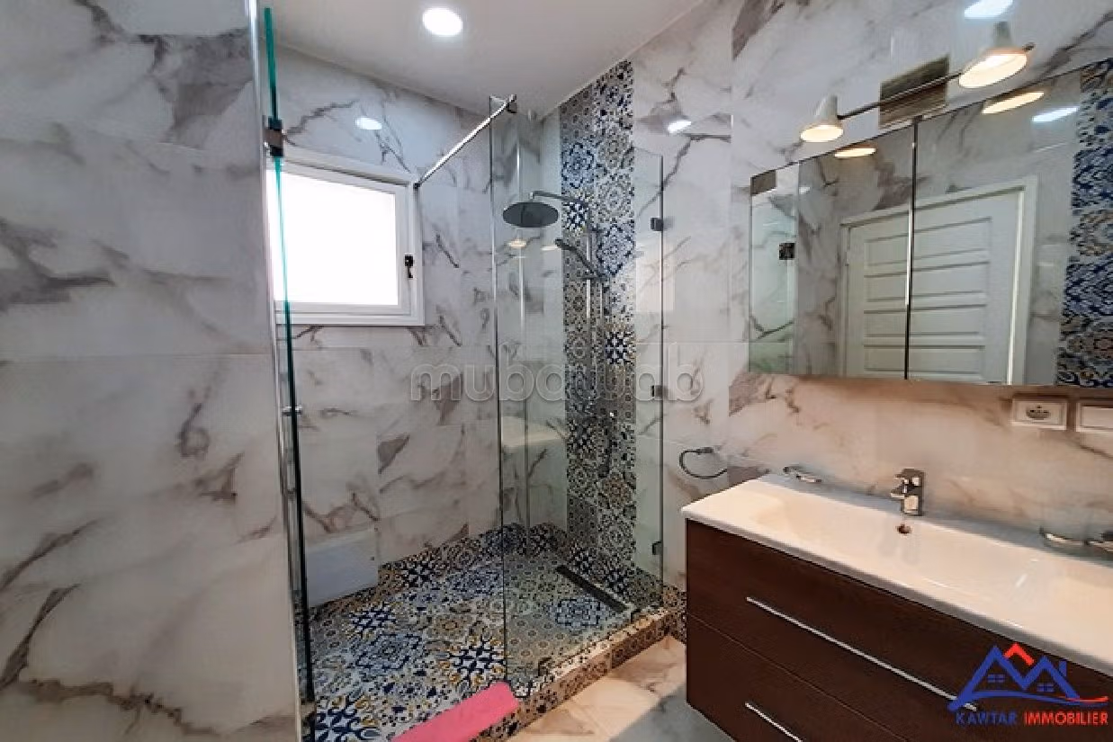 فيلا فخمة للبيع ب المدينة القديمة. 6 غرف رائعة. مفروشة