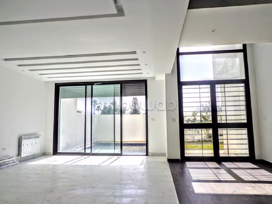 Vendita villa di lusso a Hammamet. 4 camere da letto. Porta blindata e finestre con doppi vetri. 