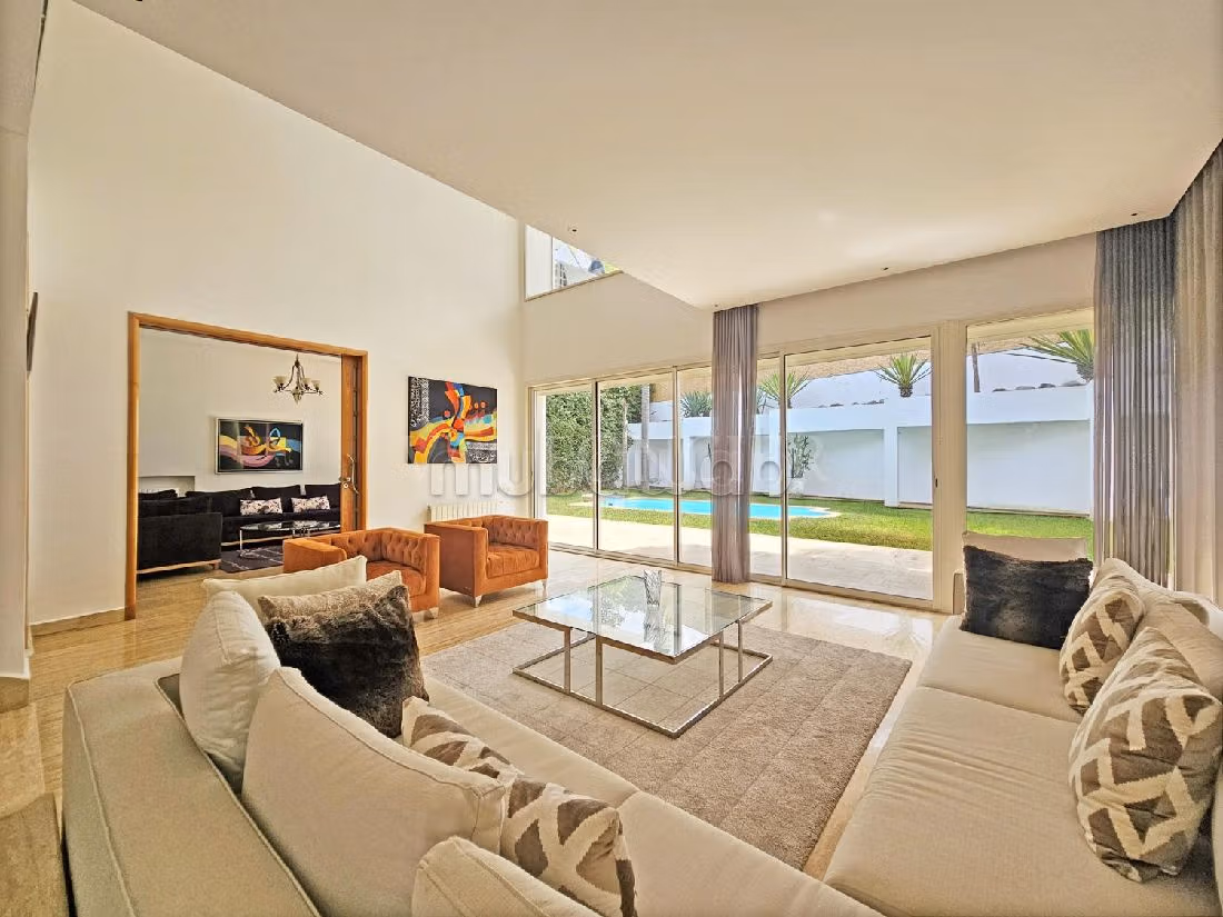 Magnifica villa in vendita a Ain Diab. Superficie 643 m². Con camino e piscina. 