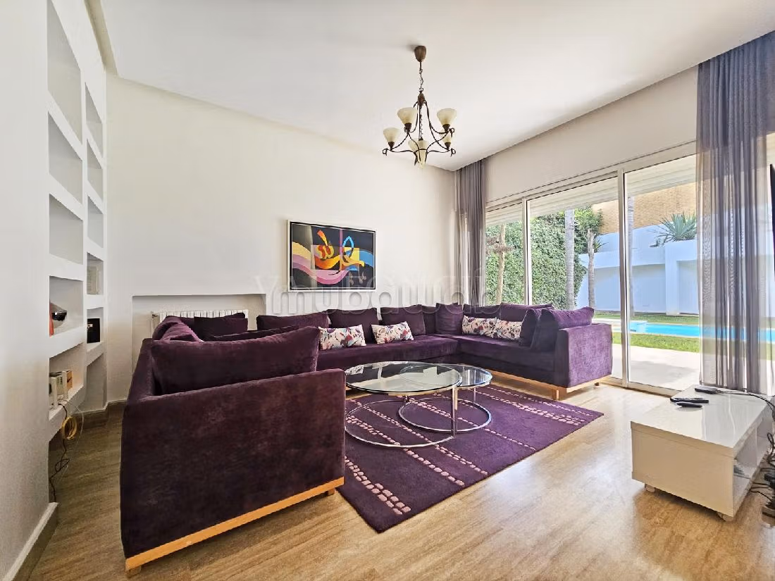Magnifica villa in vendita a Ain Diab. Superficie 643 m². Con camino e piscina. 