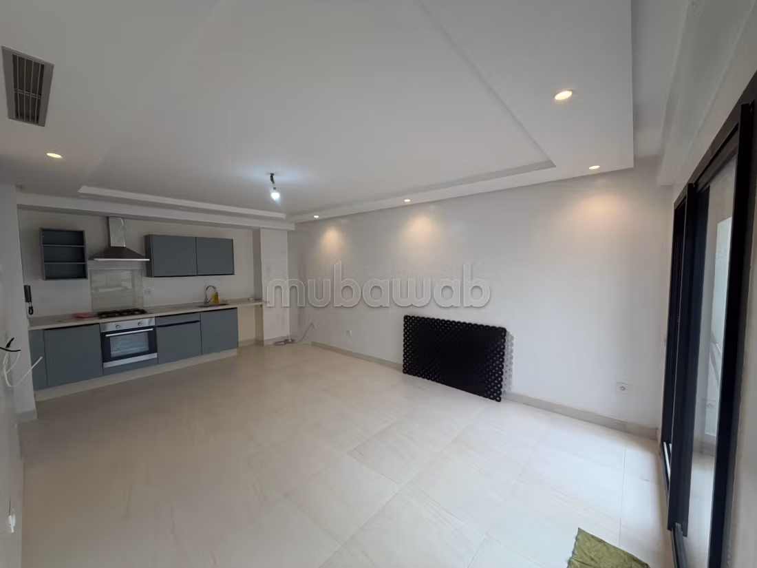 À vendre grand studio terasse à qrt palmier - Więcej